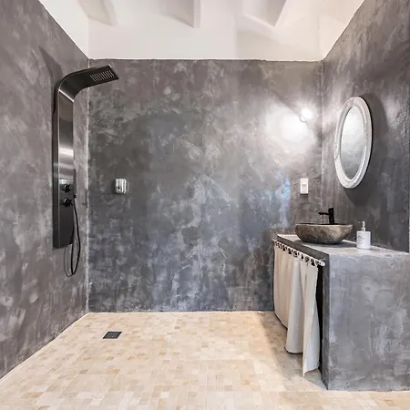 بيت الحب L'instant Suspendu La Calmette