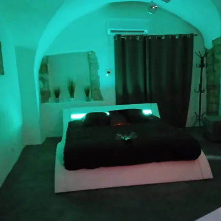 بيت الحب L'instant Suspendu